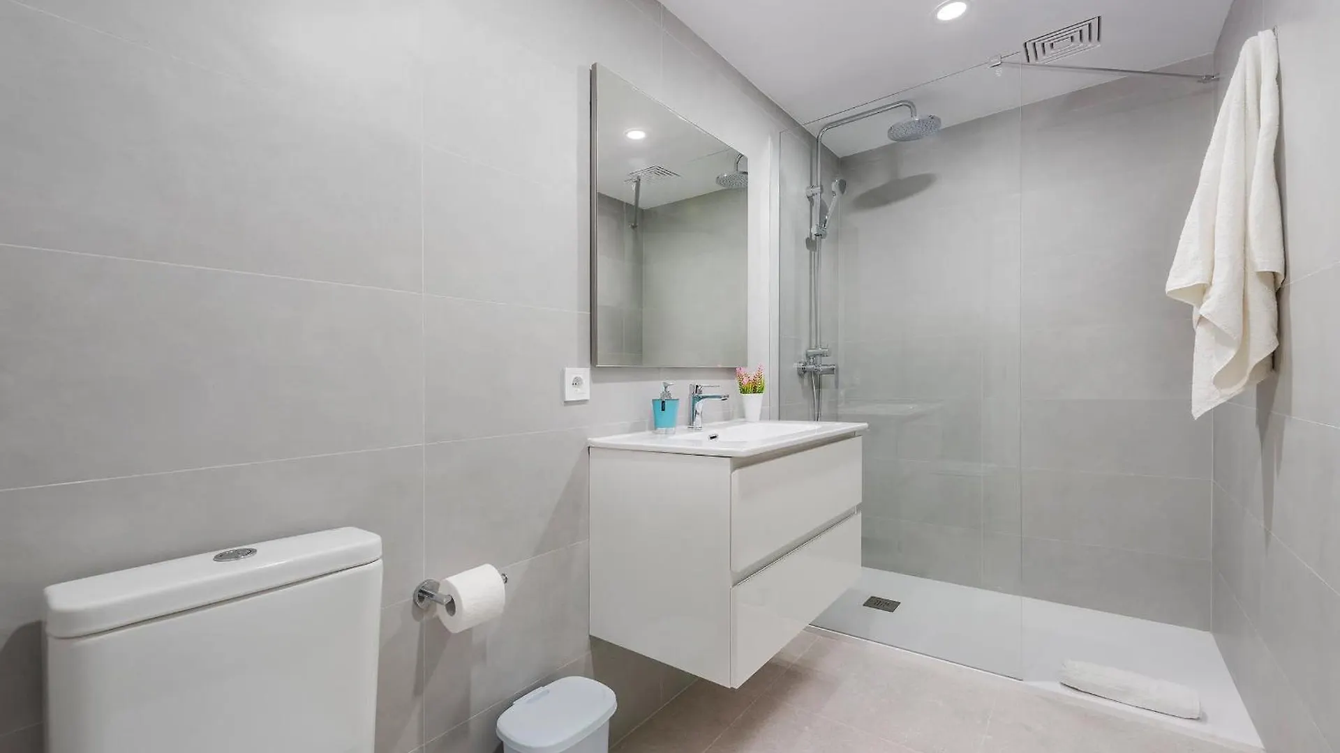 度假居 Nitas Apartment 波连斯萨 西班牙